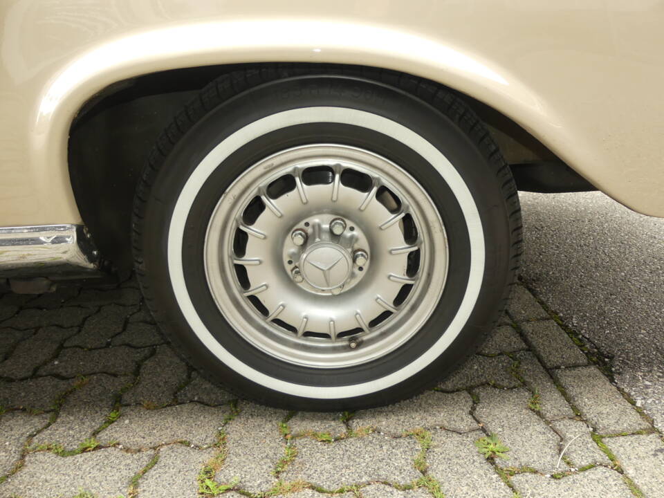 Image 44/73 de Mercedes-Benz 280 SE (1969)