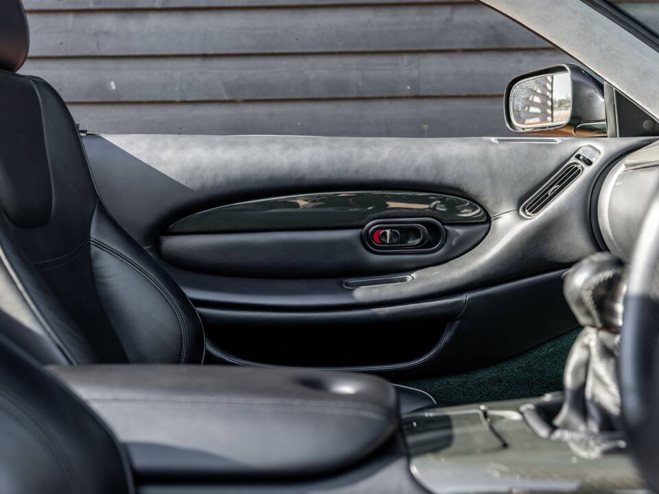 Bild 63/83 von Aston Martin DB 7 Vantage Volante (2001)