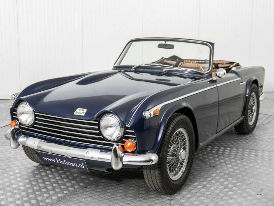 Image 18/50 de Triumph TR 250 (1968)