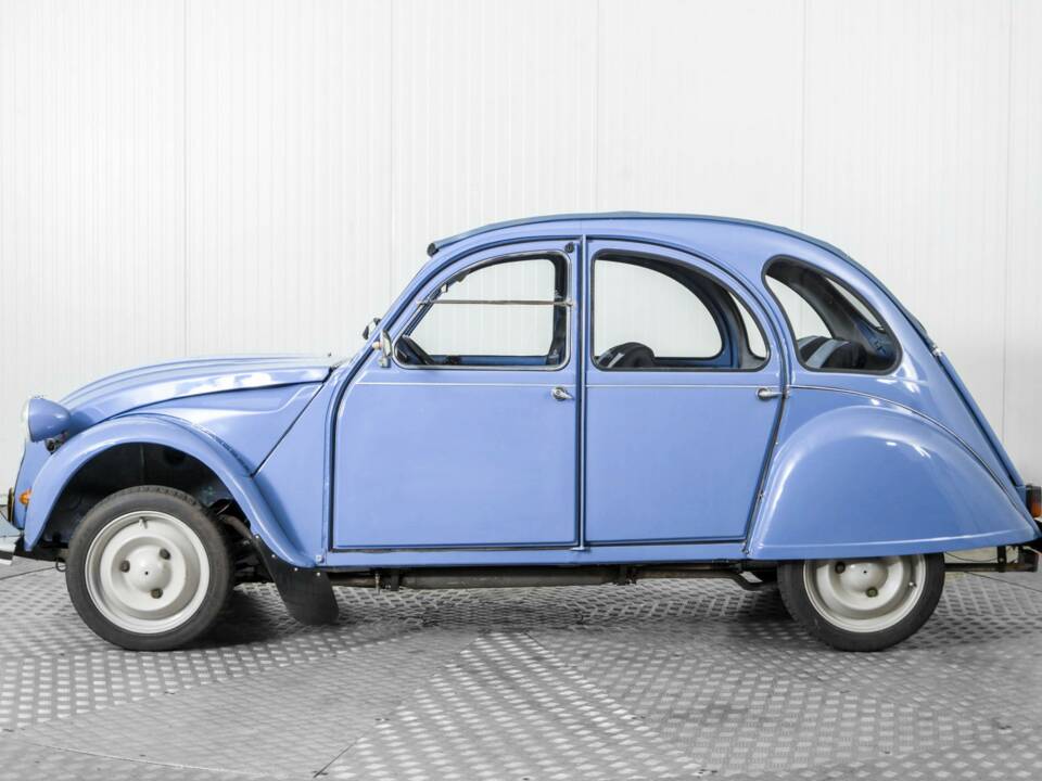 Image 9/50 of Citroën 2 CV 6 (1985)