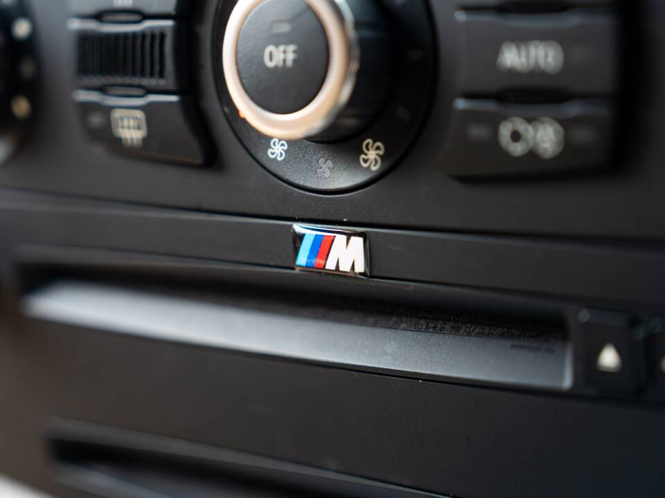 Imagen 40/65 de BMW 545i Touring (2005)