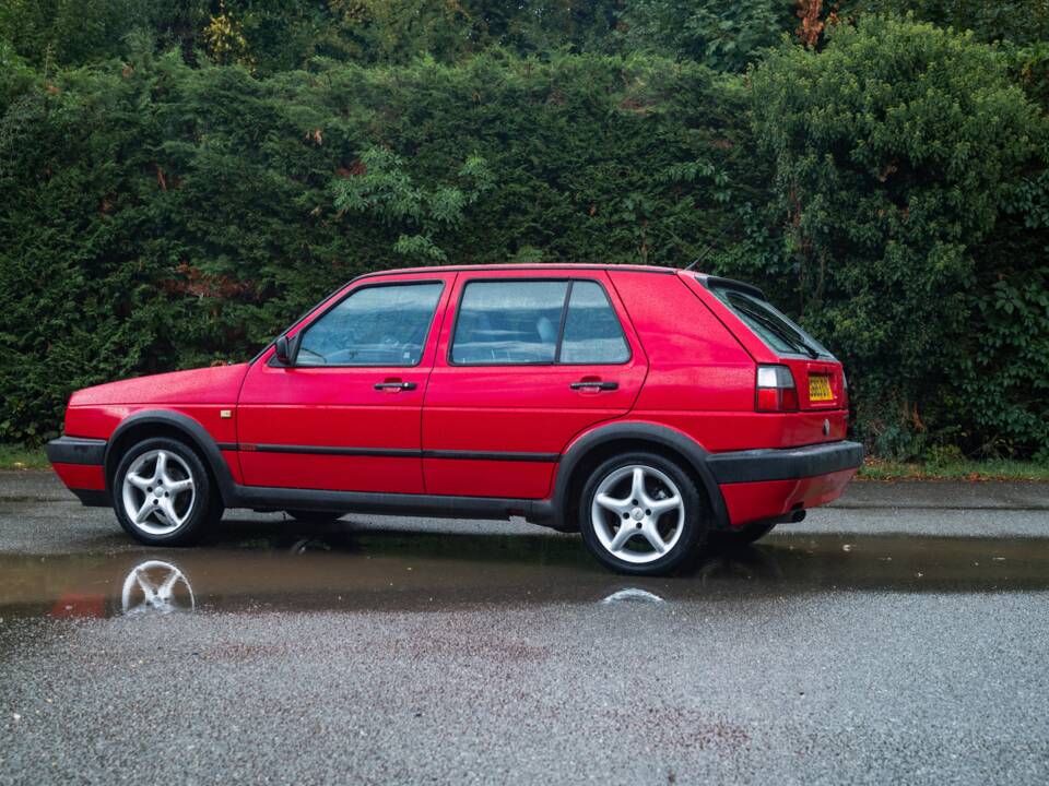 Image 37/50 de Volkswagen Golf III GTI 2.0 (1992)
