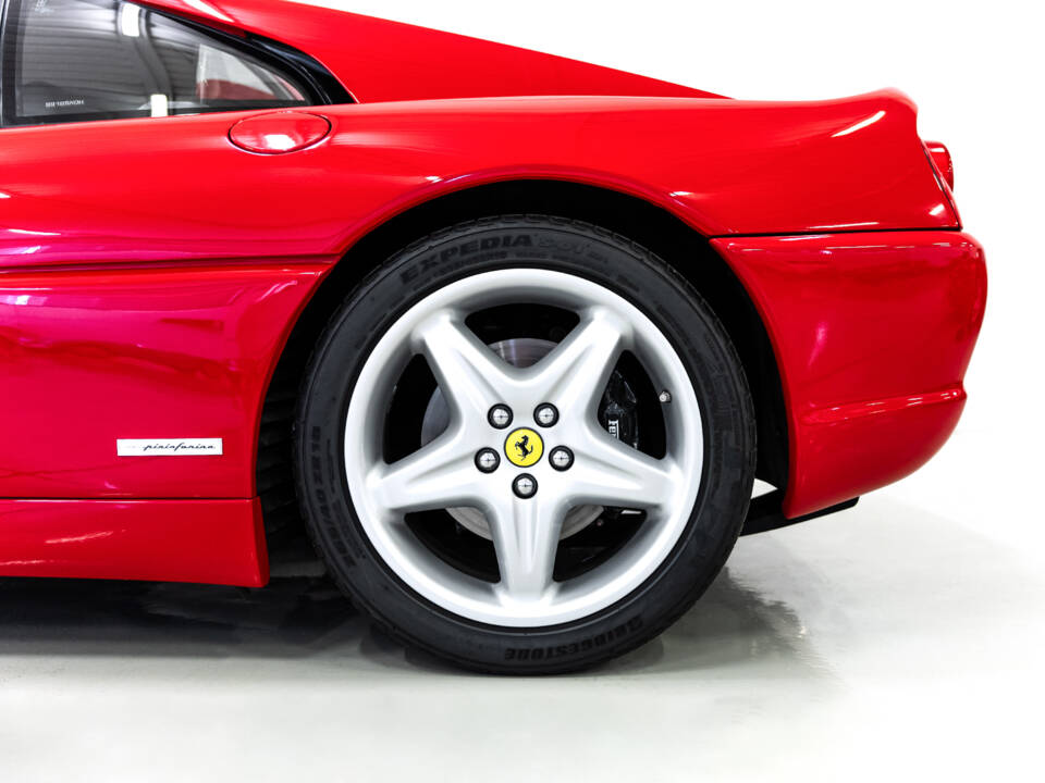 Afbeelding 22/55 van Ferrari F 355 Berlinetta (1994)