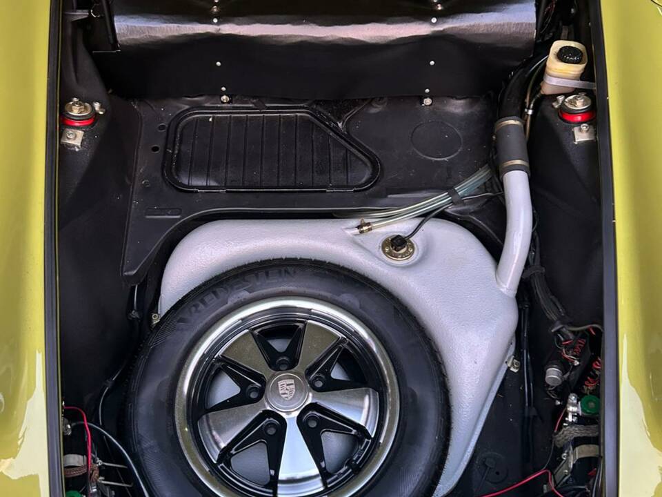 Image 2/32 de Porsche 911 2.0 T (1969)