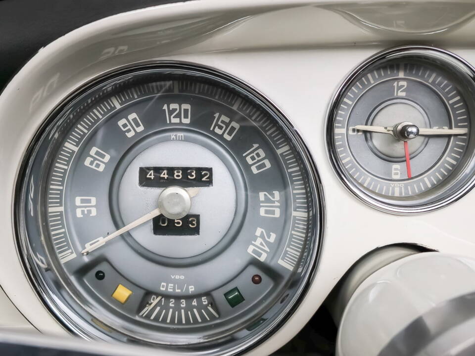 Image 40/45 of BMW 507 (1959)