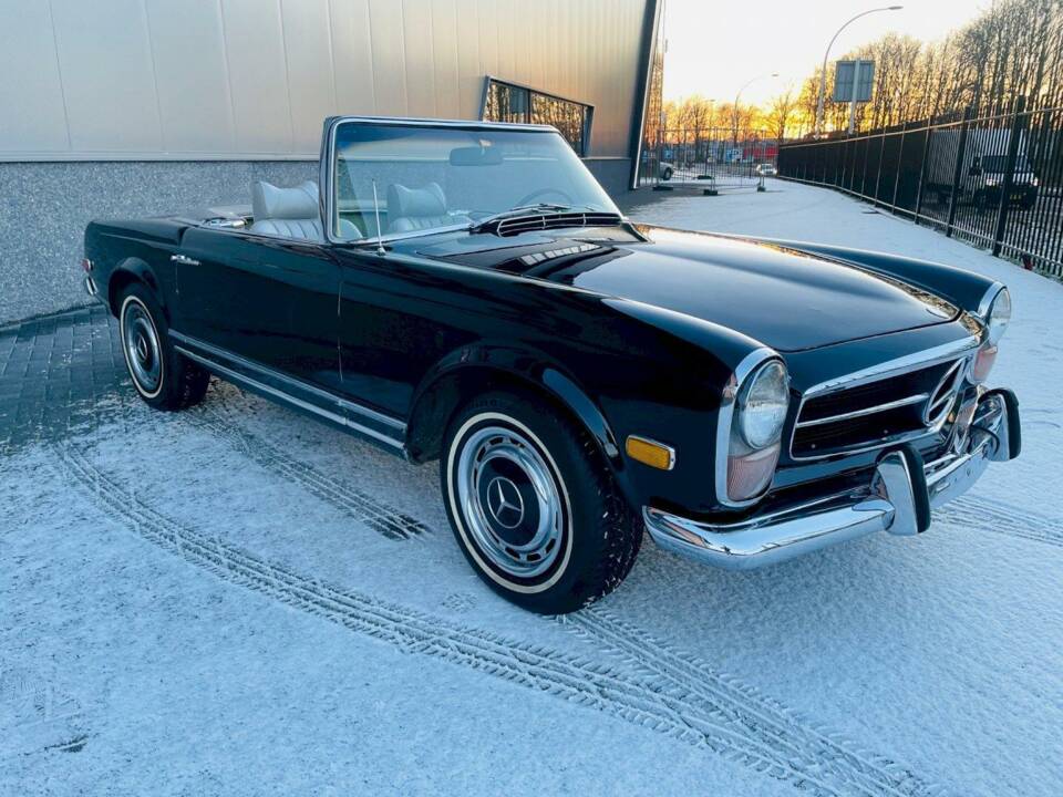 Image 5/35 of Mercedes-Benz 280 SL (1970)