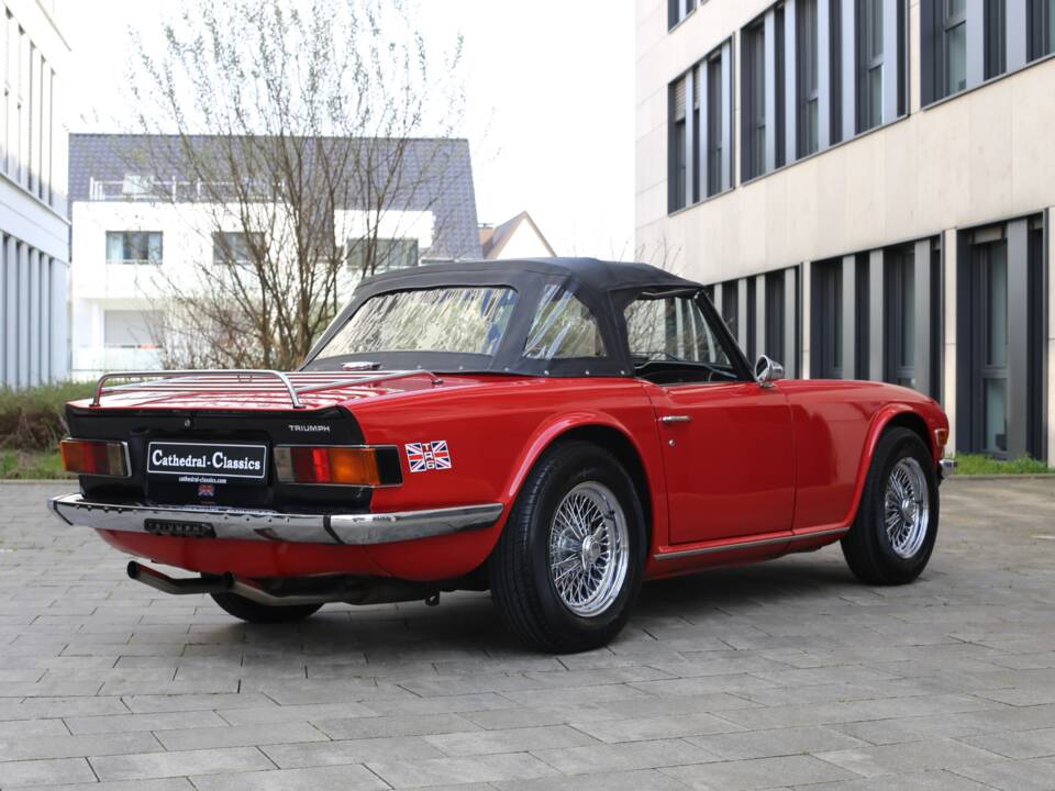 Image 26/49 of Triumph TR 6 (1976)