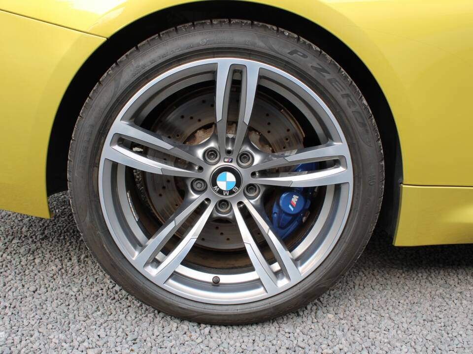 Image 23/98 of BMW M4 (2014)