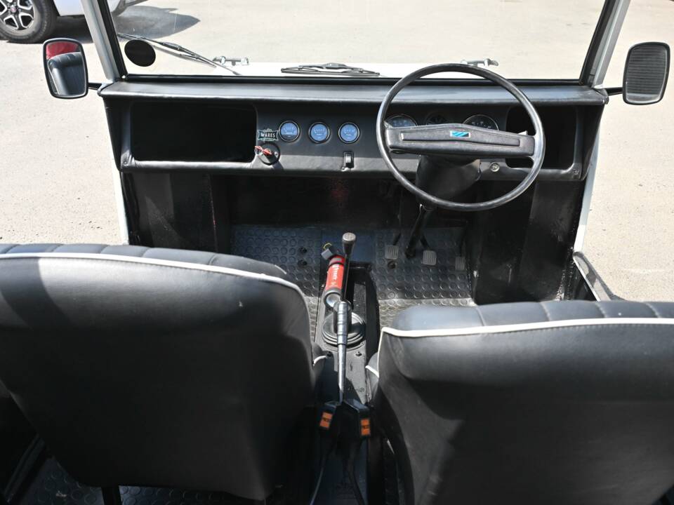 Immagine 23/50 di Mini Moke (1973)