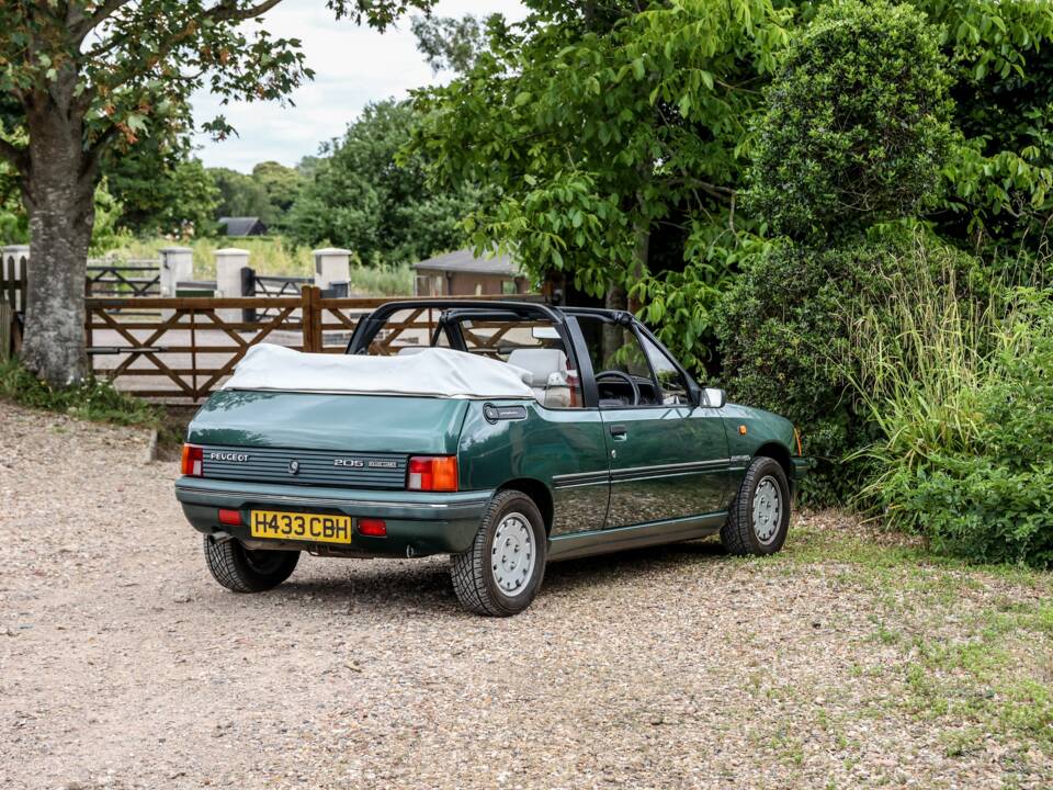 Image 14/31 of Peugeot 205 Roland Garros (1990)