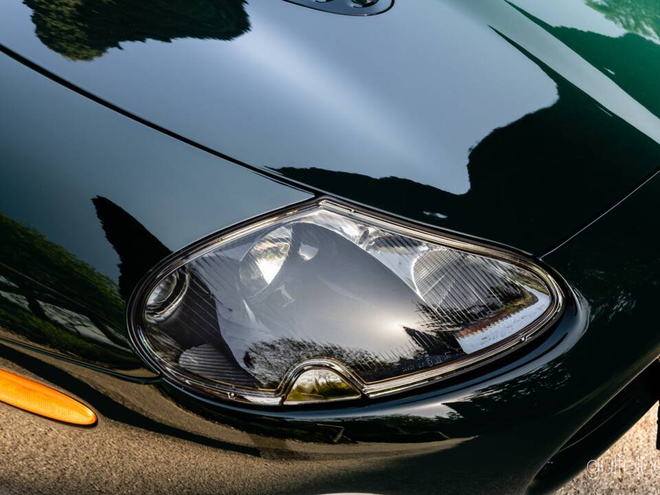 Image 12/70 of Jaguar XKR (2004)