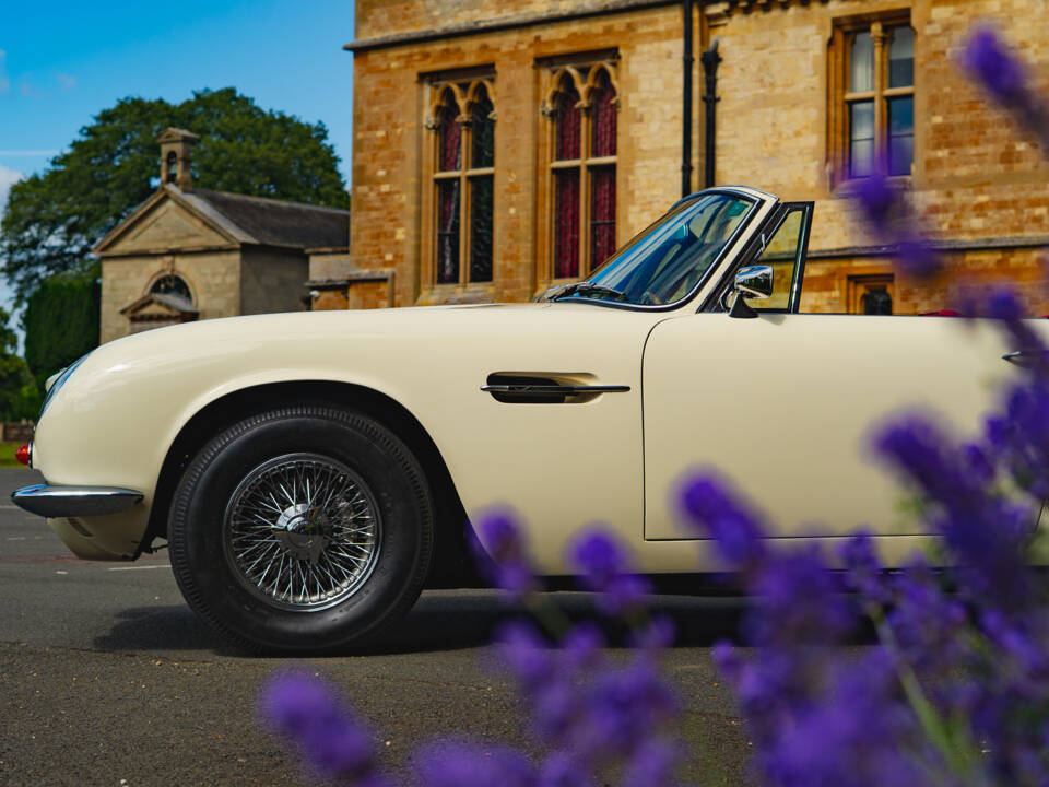 Bild 23/62 von Aston Martin DB 6 Mk II Volante (1970)