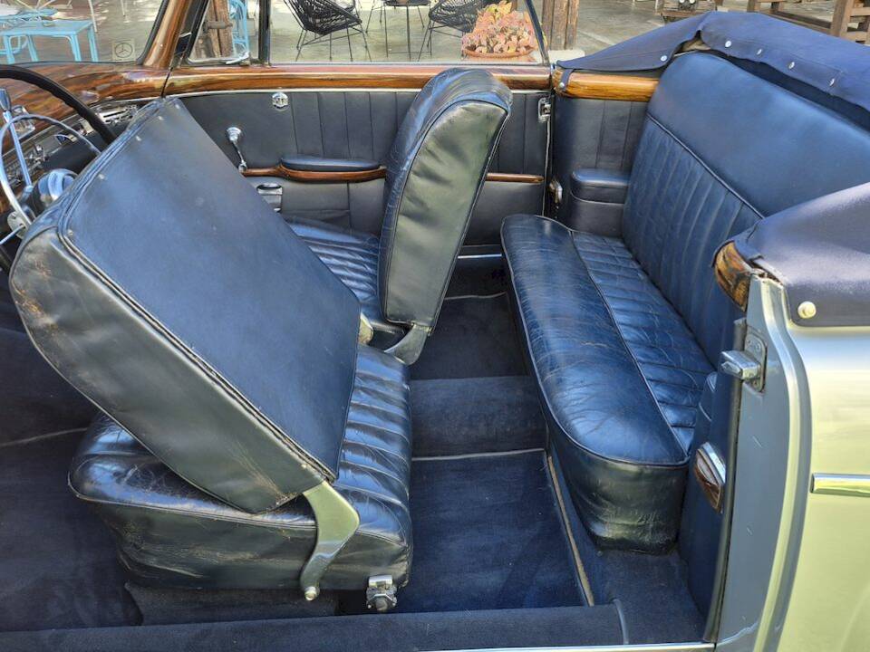 Image 25/61 de Mercedes-Benz 220 S Cabriolet (1957)