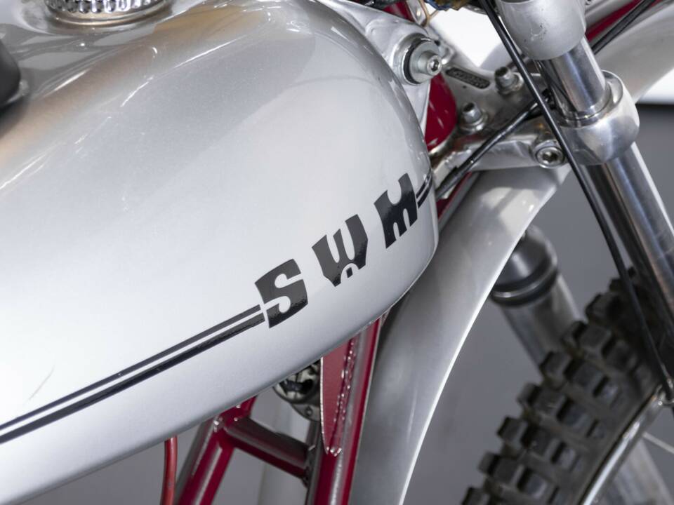 Image 32/50 of SWM DUMMY (1972)