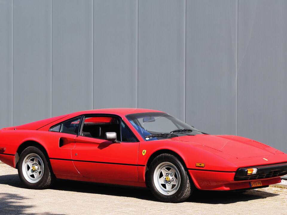 Image 2/61 of Ferrari 308 GTBi (1982)