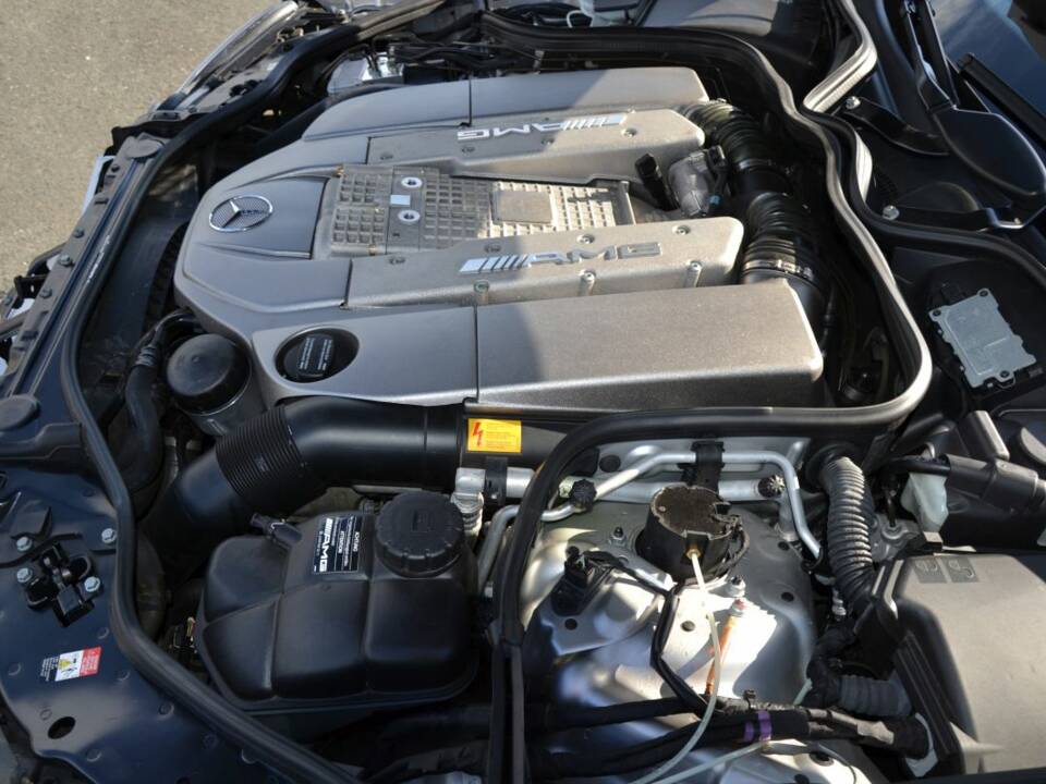 Imagen 56/100 de Mercedes-Benz E 55 AMG (2003)