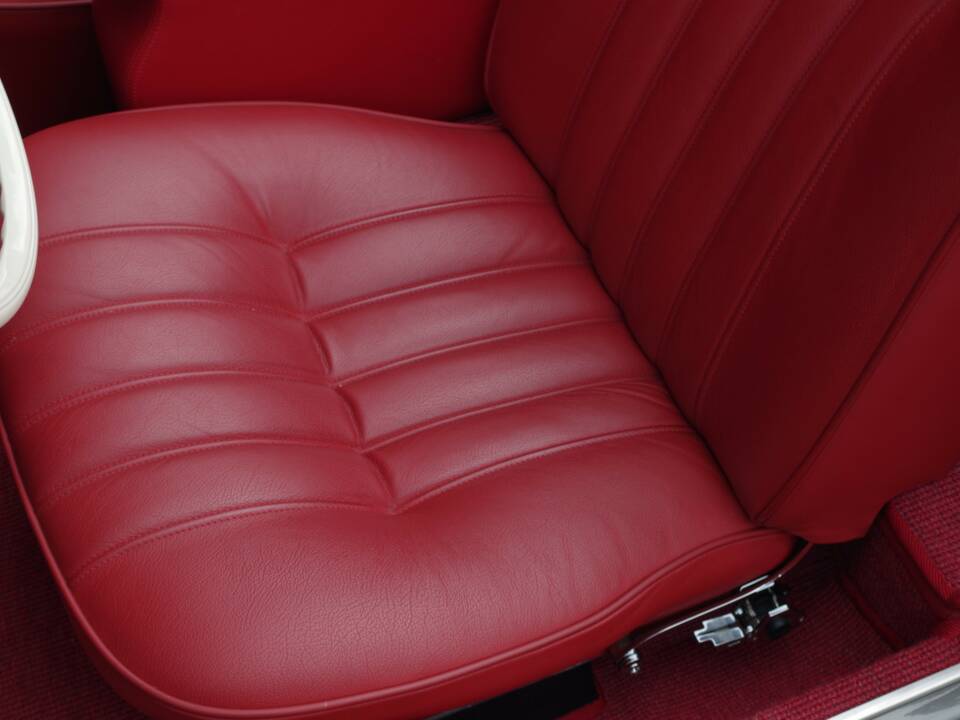 Image 29/50 of Mercedes-Benz 190 SL (1959)