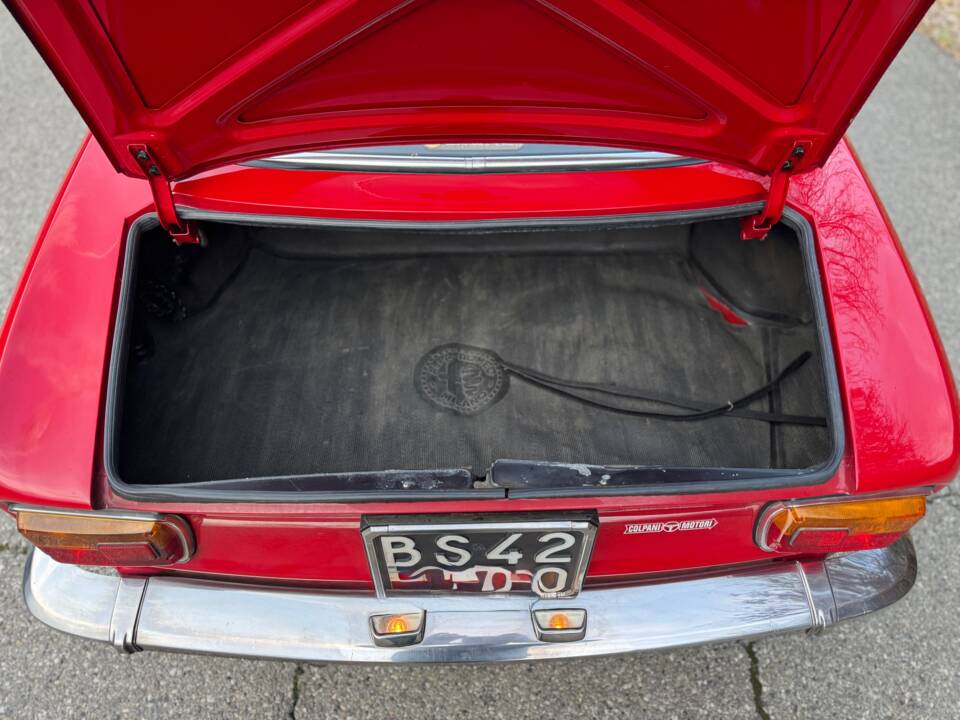Immagine 41/48 di Alfa Romeo Giulia GT 1300 Junior (1972)