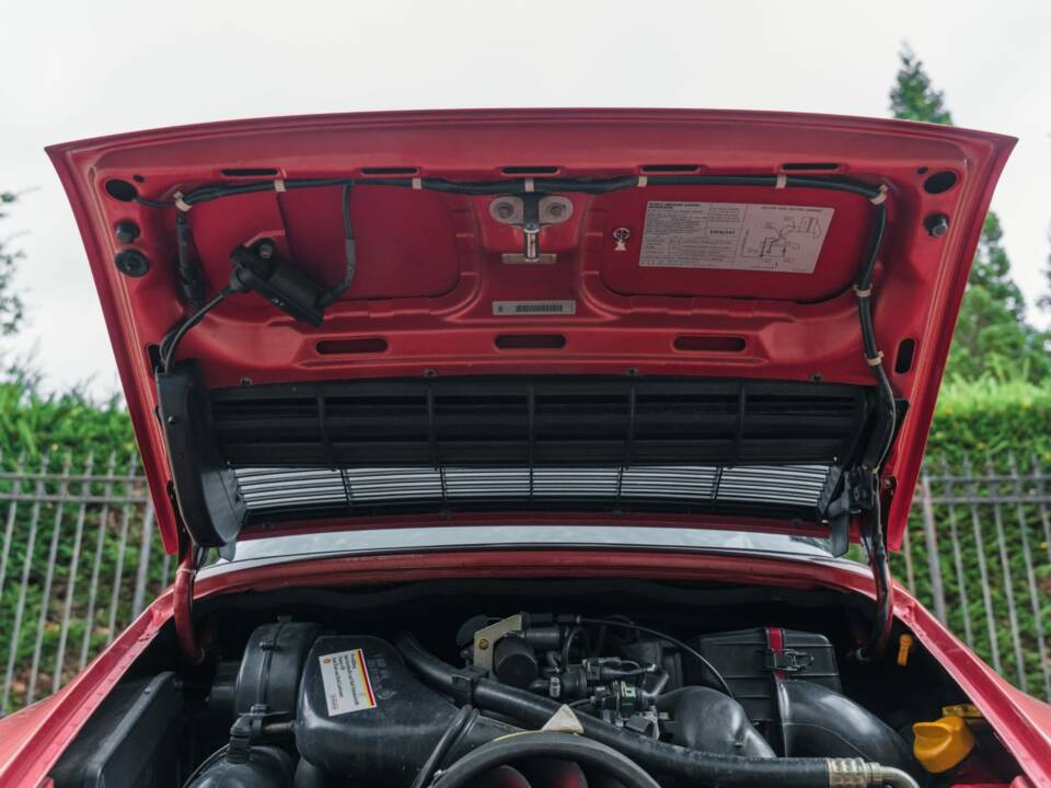 Bild 18/18 von Porsche 911 Carrera 2 (1991)