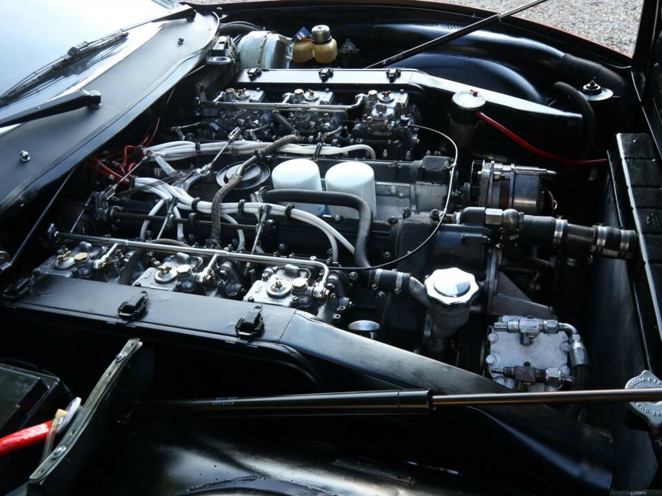 Imagen 38/50 de Ferrari 365 GTC/4 (1972)