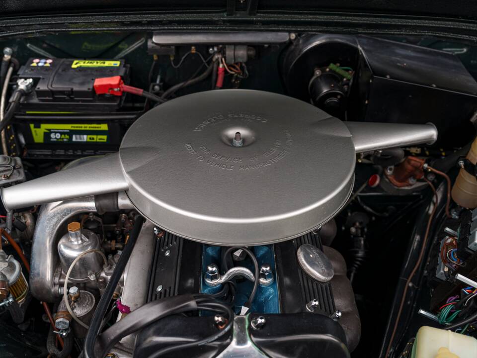 Image 27/31 of Jaguar 340 (1968)