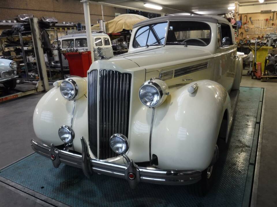 Imagen 24/50 de Packard eight (1939)