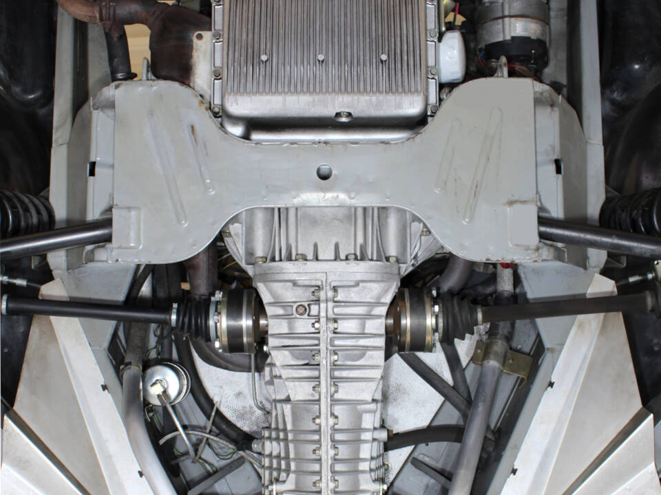 Image 66/66 of DeLorean DMC-12 (1981)