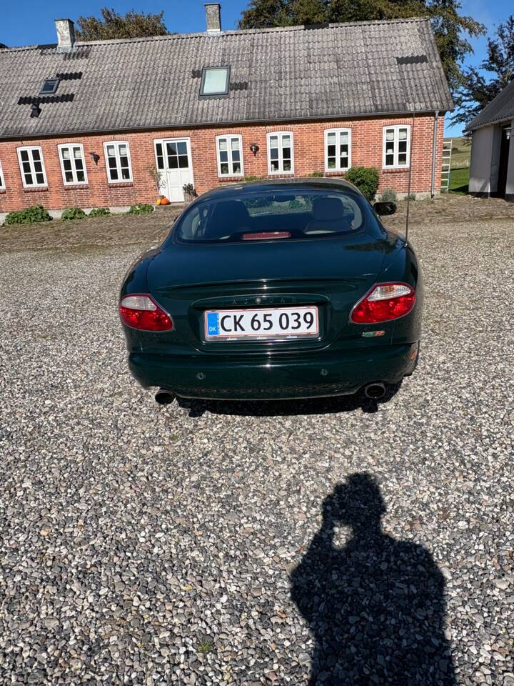Image 7/15 of Jaguar XKR (2003)
