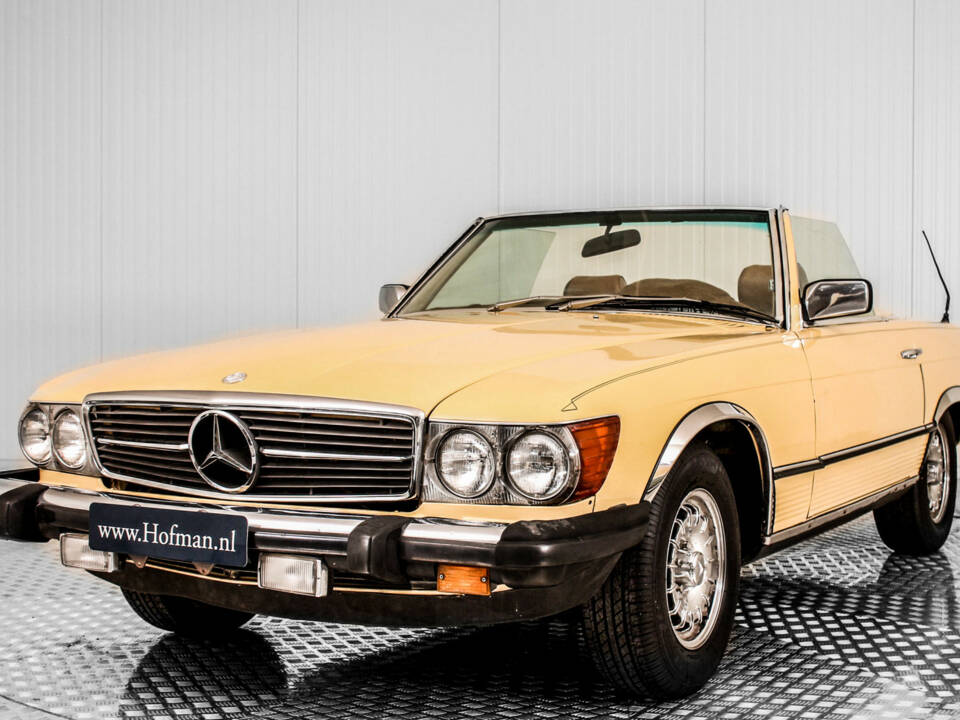 Image 17/34 of Mercedes-Benz 380 SL (1982)