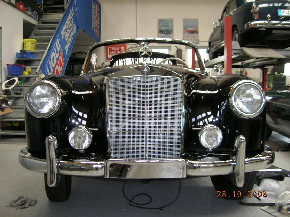 Afbeelding 98/118 van Mercedes-Benz 220 S Cabriolet (1957)
