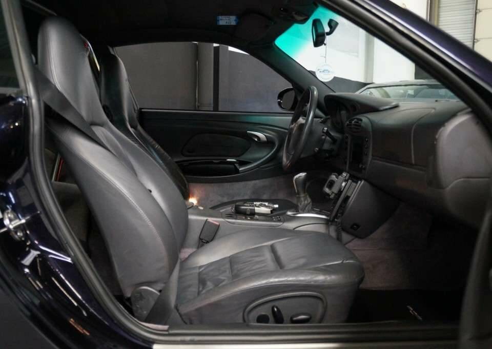 Bild 46/50 von Porsche 911 Carrera (1999)