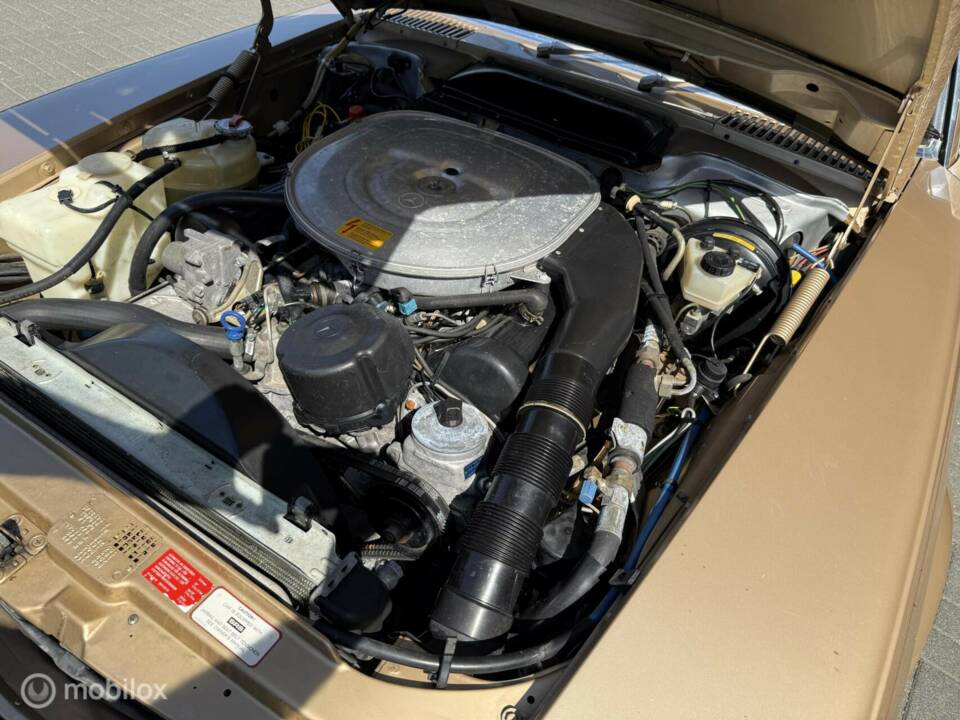 Immagine 25/41 di Mercedes-Benz 560 SL (1986)