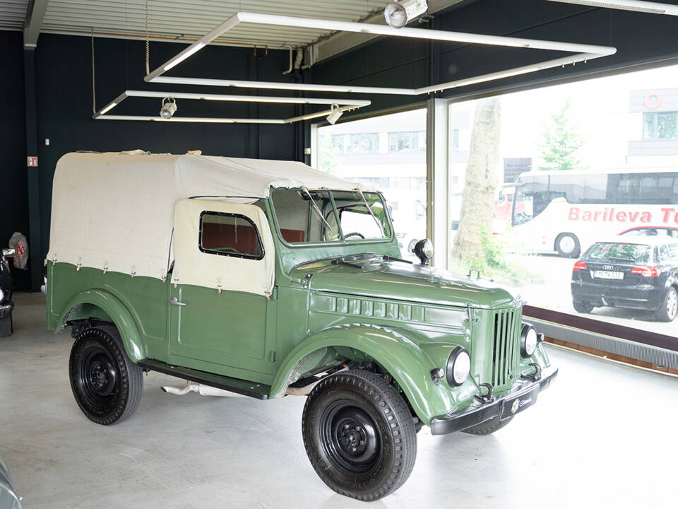 Image 18/89 of GAZ 69 (1963)