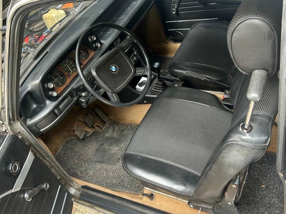 Immagine 8/8 di BMW 1502 (1975)