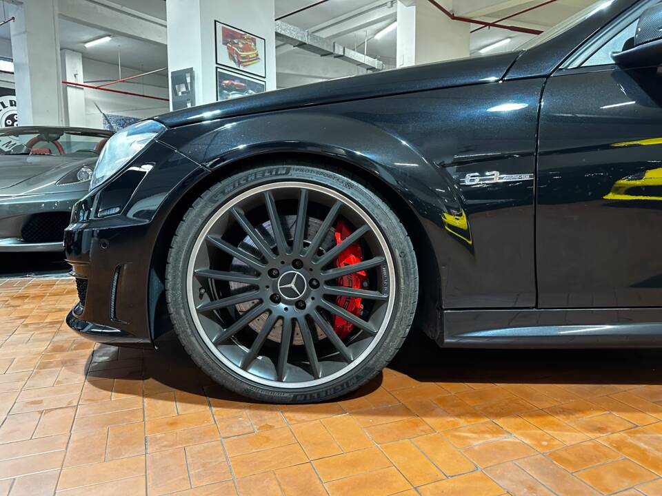 Bild 30/38 von Mercedes-Benz C 63 AMG (2013)