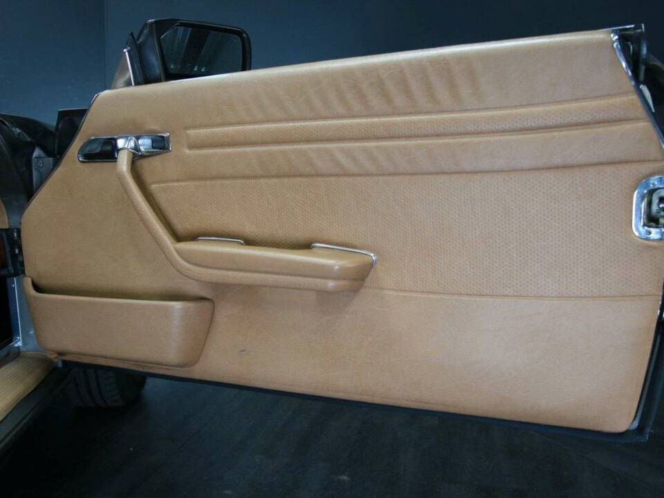 Image 24/50 de Mercedes-Benz 420 SL (1987)