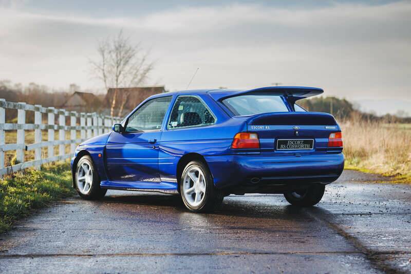 Image 4/50 of Ford Escort RS Cosworth (1996)