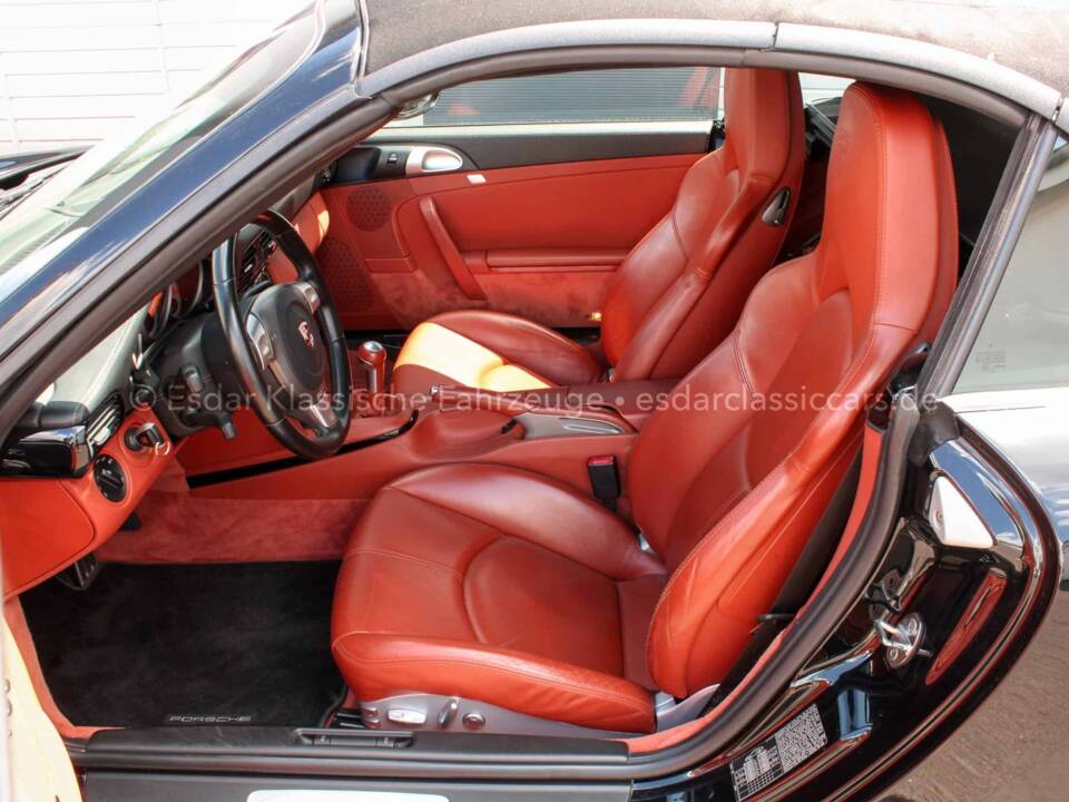 Image 17/25 of Porsche 911 Carrera 4S (2009)