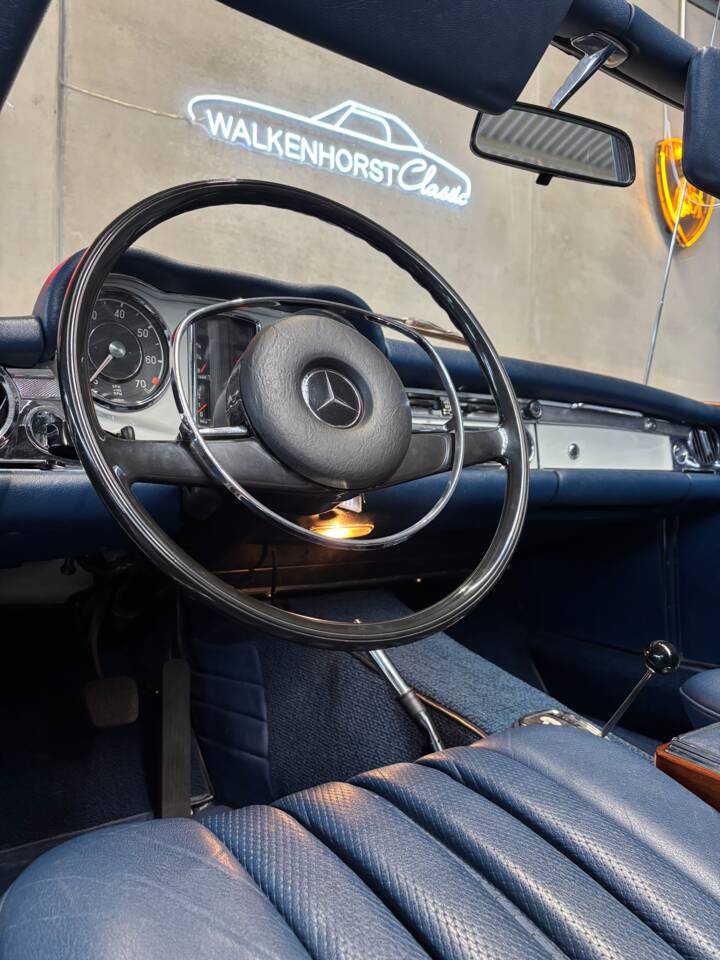 Immagine 22/25 di Mercedes-Benz 280 SL (1968)
