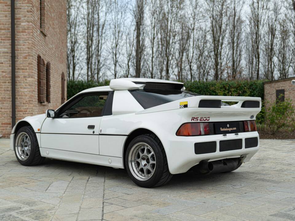 Image 10/50 of Ford RS200 (1987)