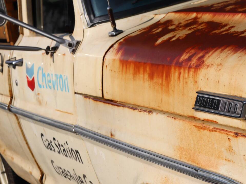 Image 8/52 of Ford F-100 (1967)