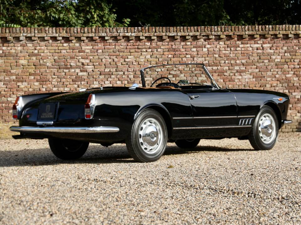 Bild 13/50 von Alfa Romeo 2000 Spider (1961)