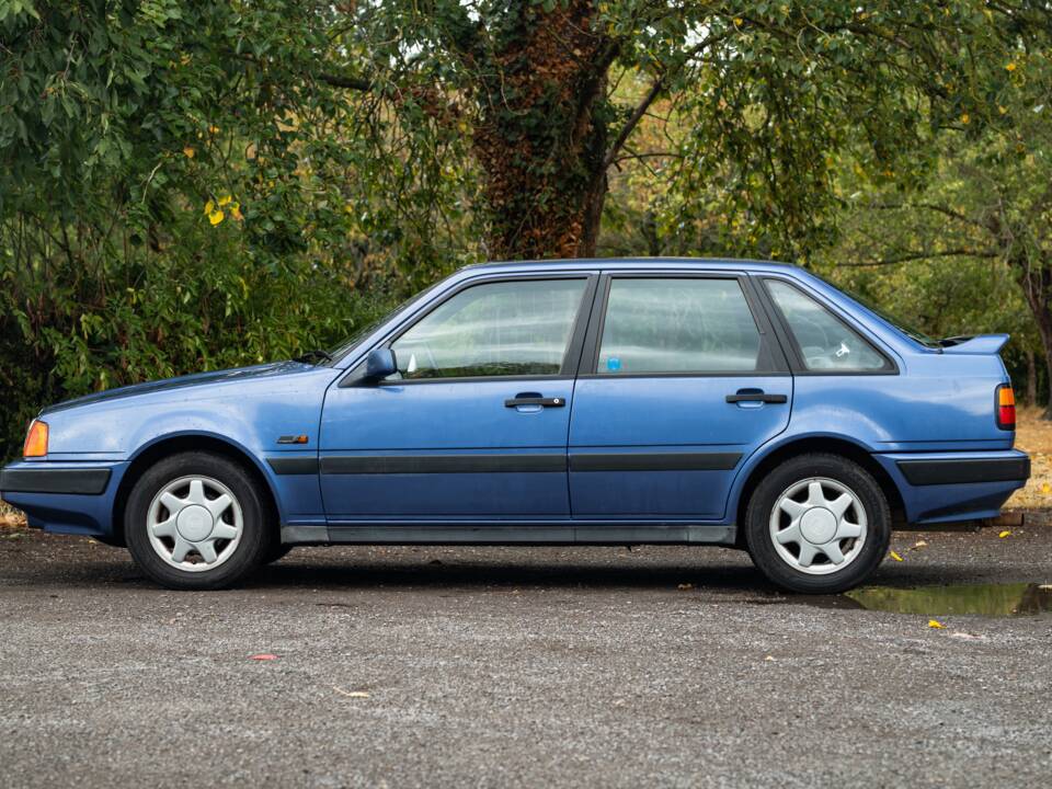 Immagine 47/50 di Volvo 440 Turbo (1992)