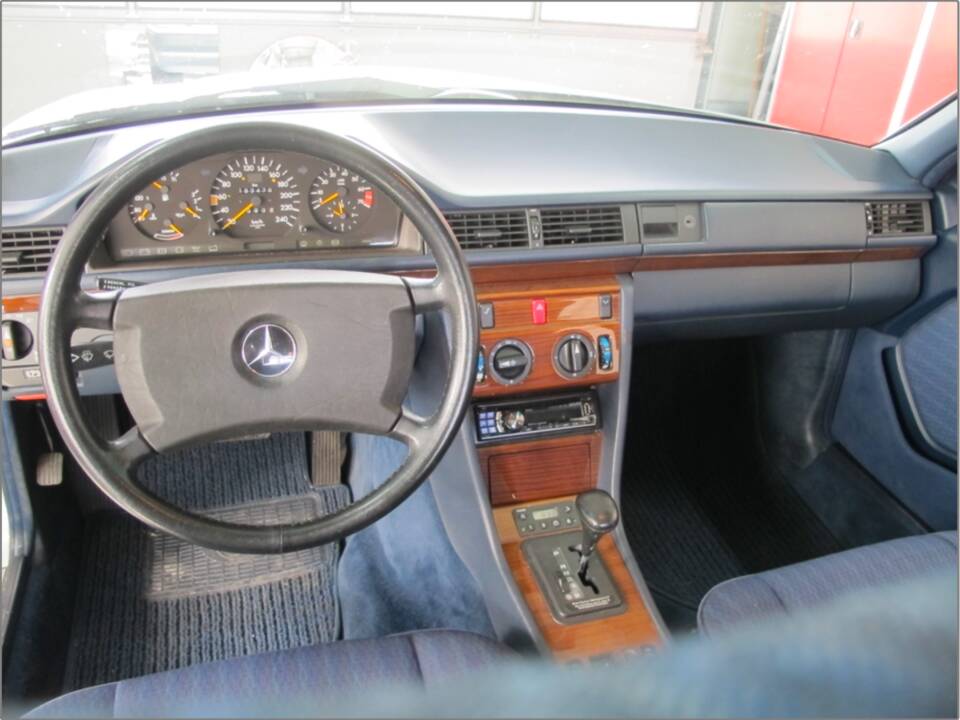 Bild 6/71 von Mercedes-Benz 300 E 4-Matic (1990)