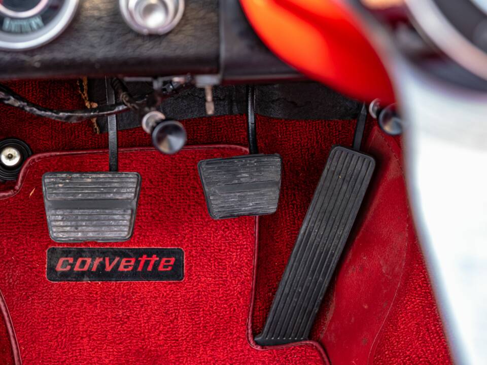 Image 41/64 of Chevrolet Corvette Sting Ray Convertible (1964)