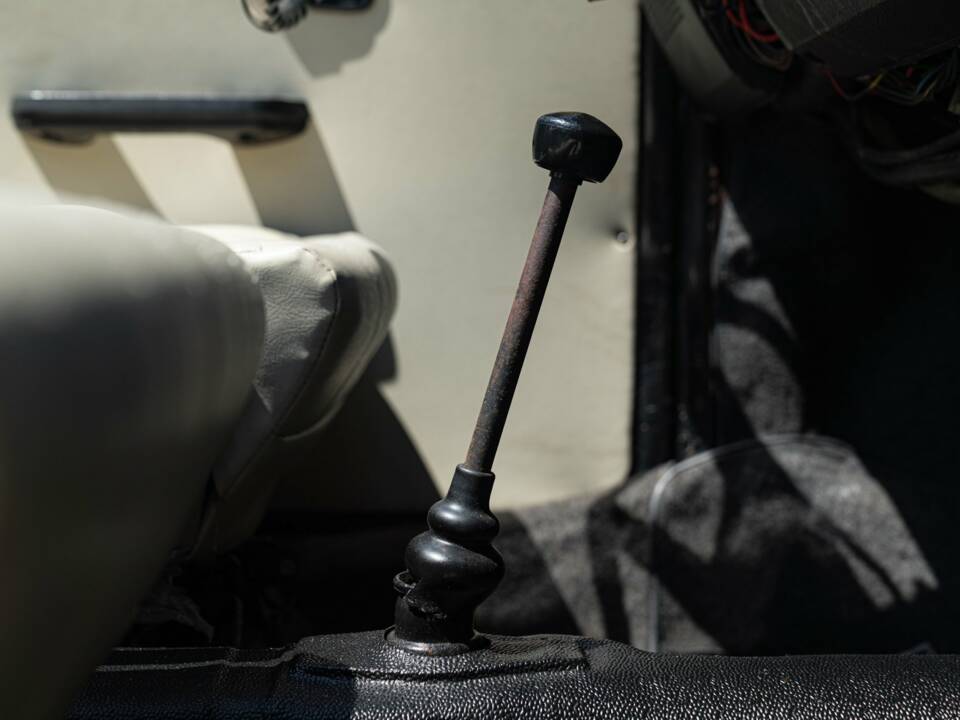 Image 37/50 of Volkswagen Beetle 1303 (1975)