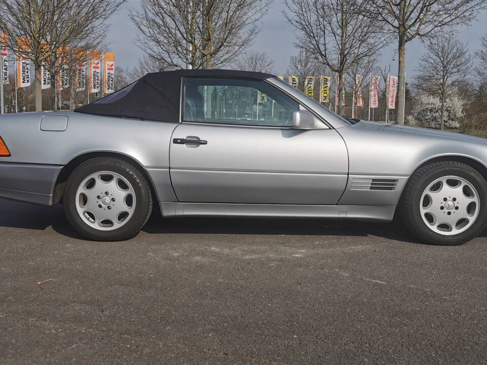 Afbeelding 27/58 van Mercedes-Benz 500 SL (1991)