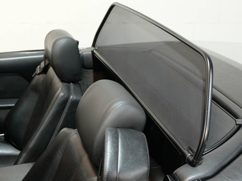 Image 27/51 of Mercedes-Benz 500 SL (1992)