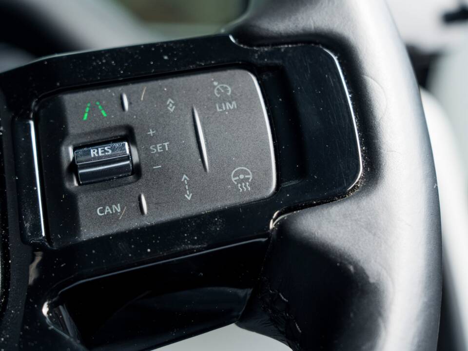 Image 25/61 de Land Rover Defender 110 D200 AWD (2023)
