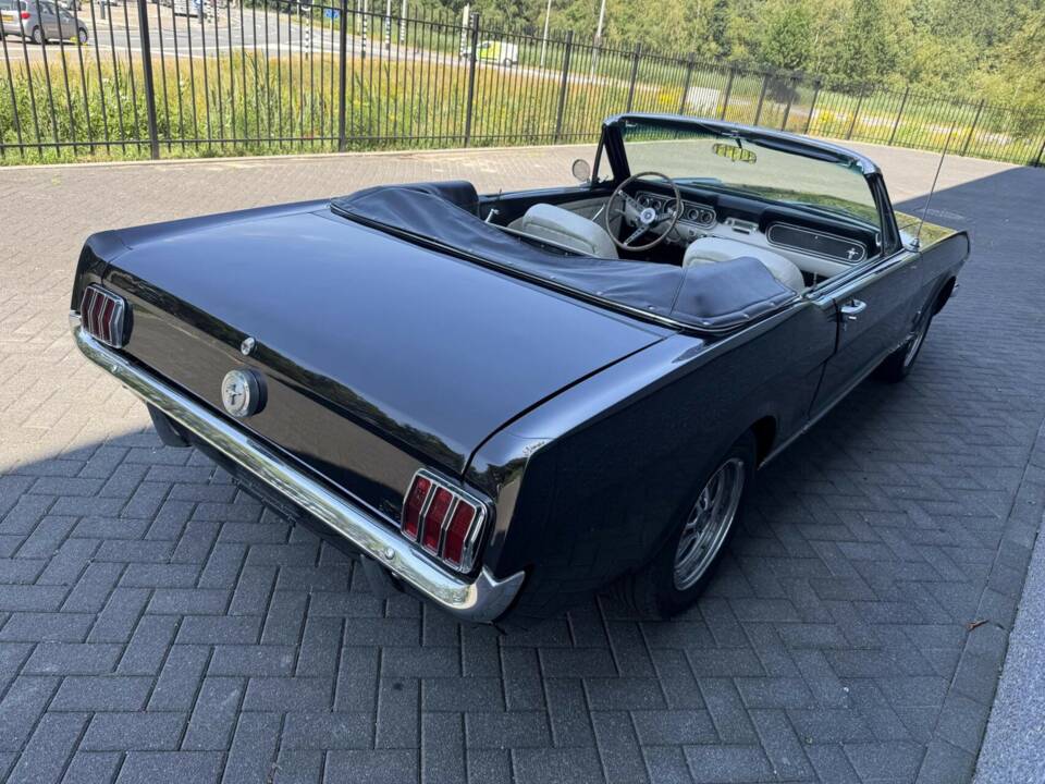 Image 2/47 de Ford Mustang 390 GTA (1966)